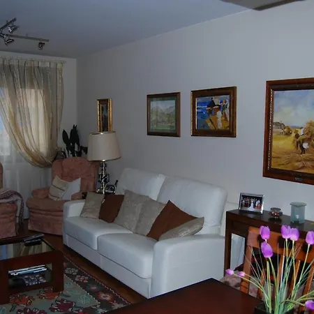 With 3 Bedrooms, 2 Bathrooms, Garage, And Wi-fi * Oviedo