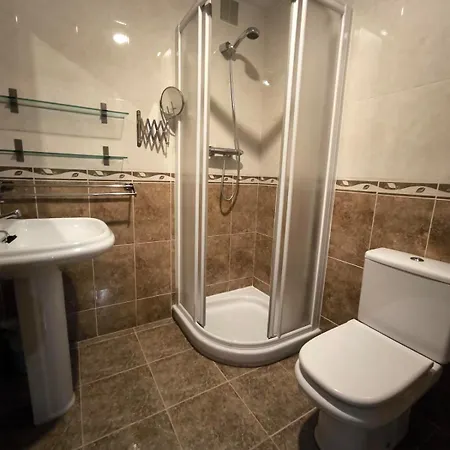 With 3 Bedrooms, 2 Bathrooms, Garage, And Wi-fi *